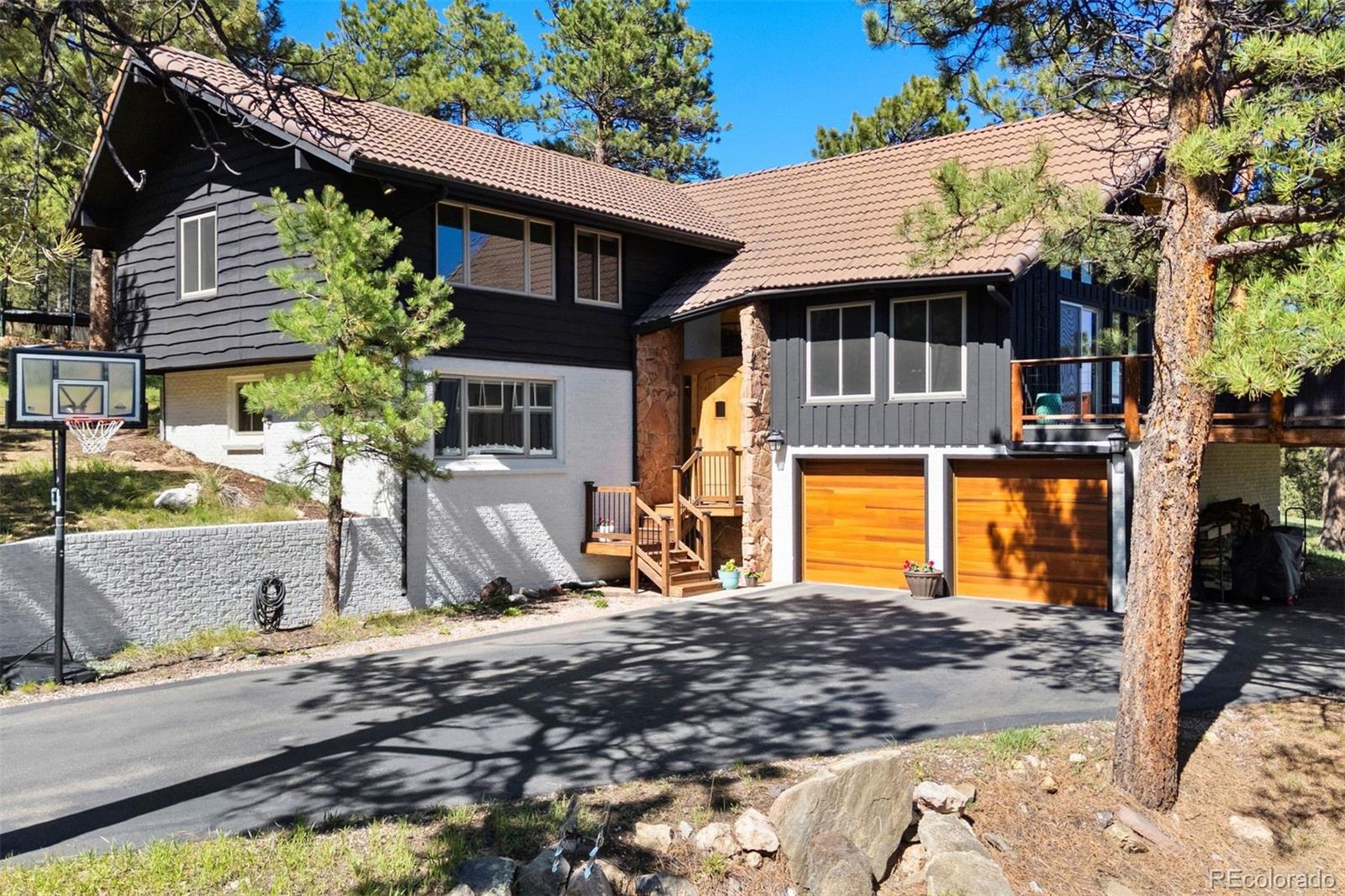 2976 Hiwan Drive