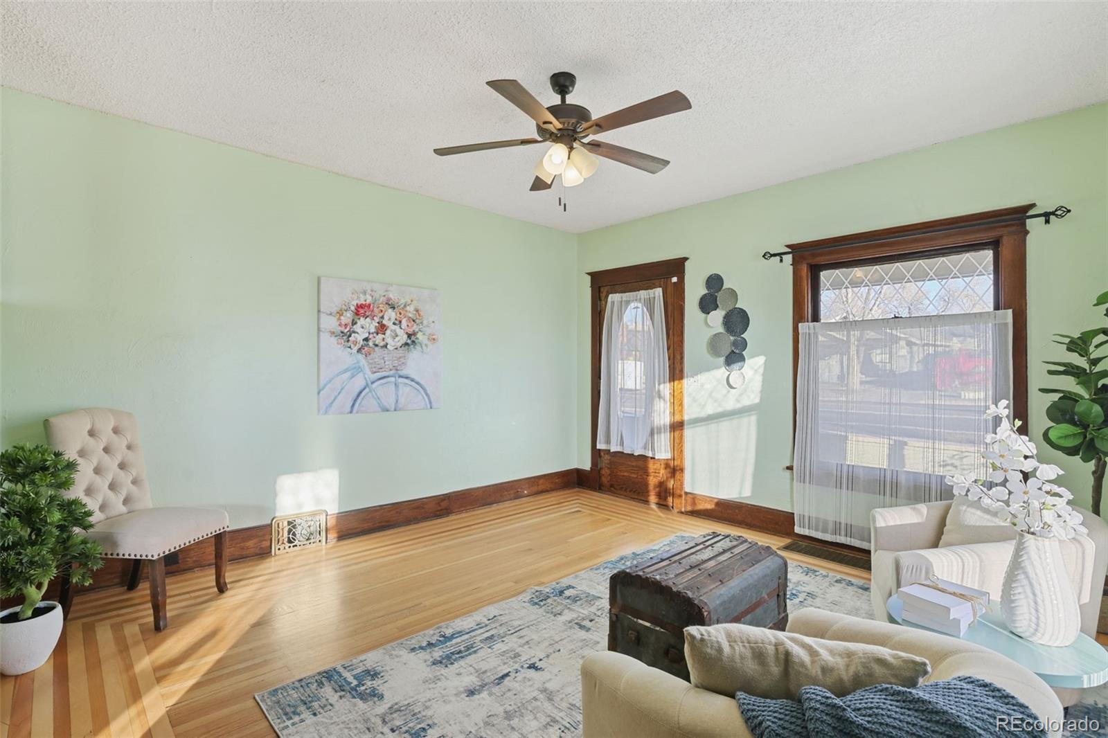 231 E Fontanero Street