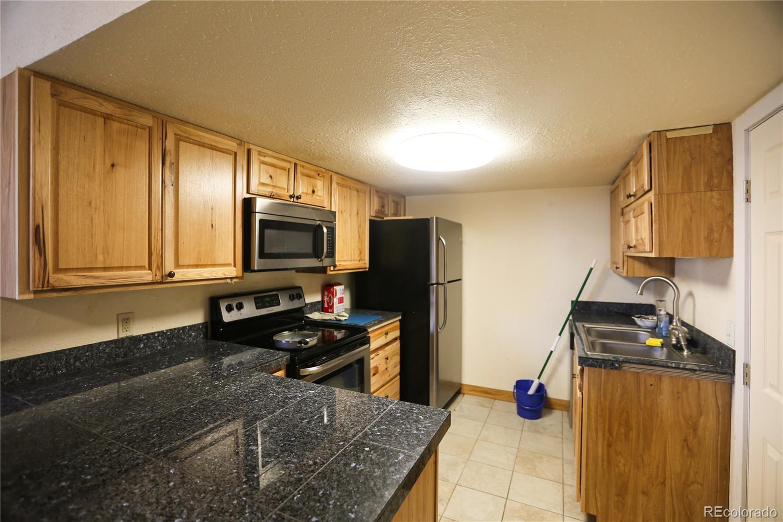 921 Fairview Boulevard 13