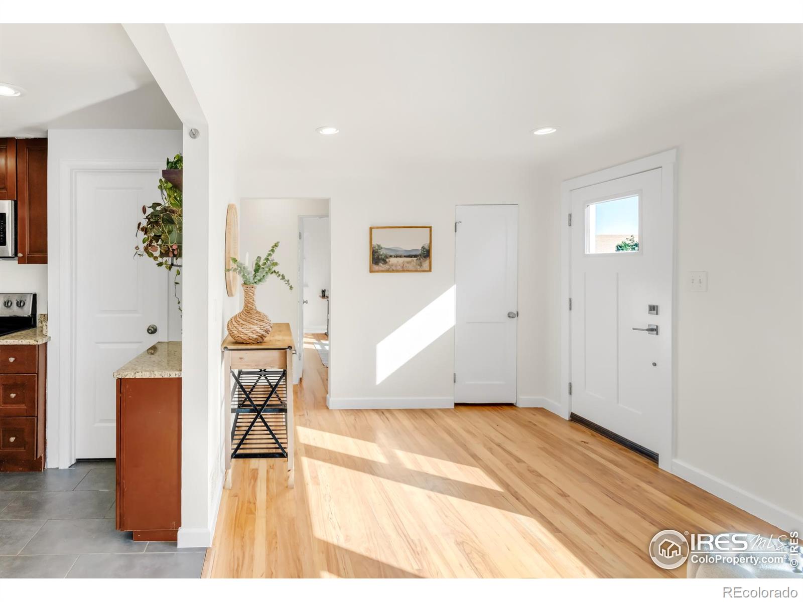 6337 S Louthan Street