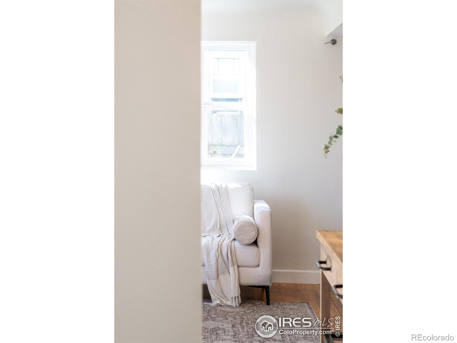 6337 S Louthan Street