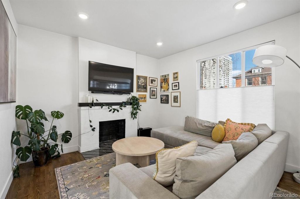 Photo of 123 S Emerson Street, Denver, CO 80209 (MLS # 9892600)