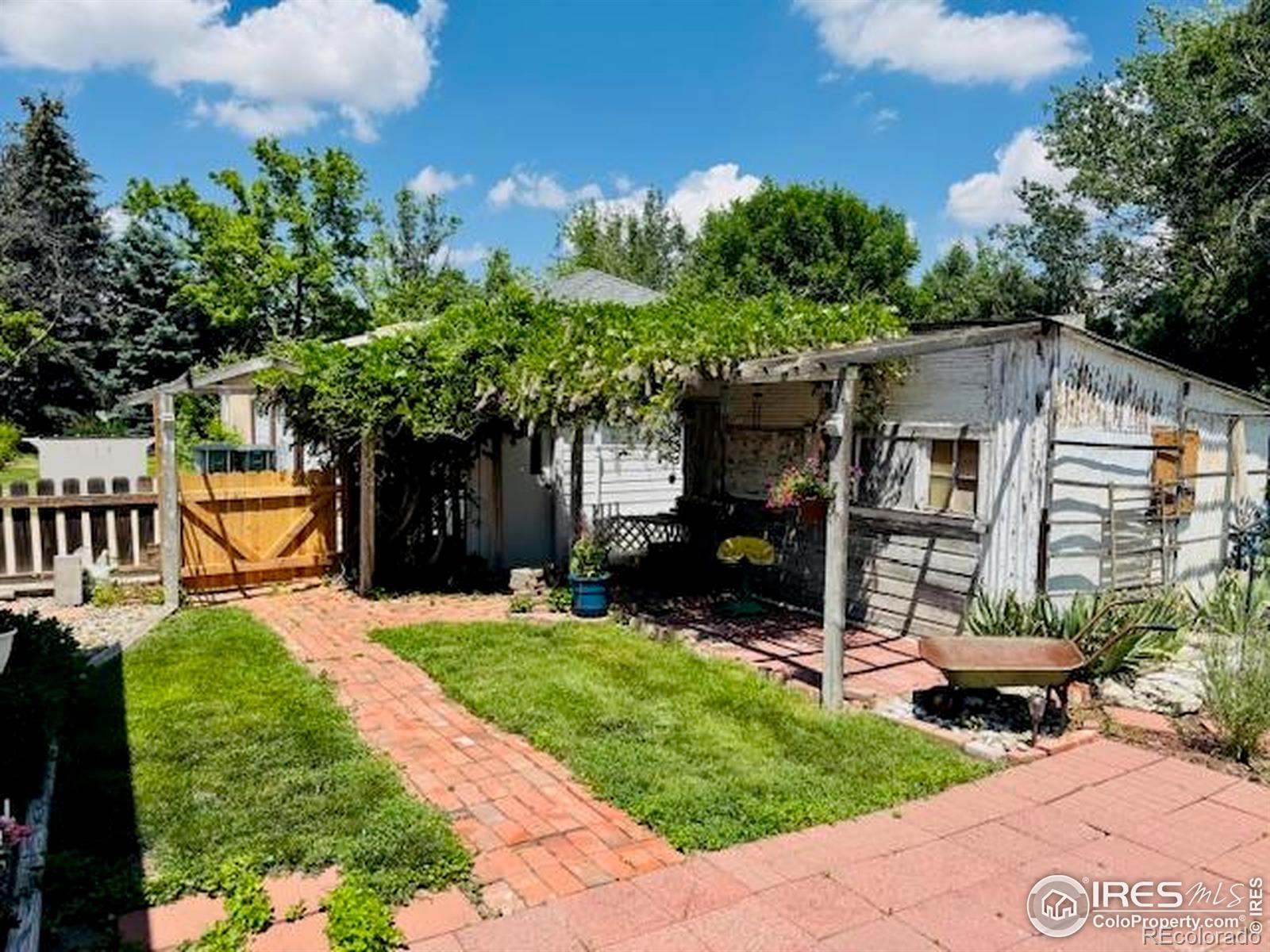 230 S Lincoln Avenue
