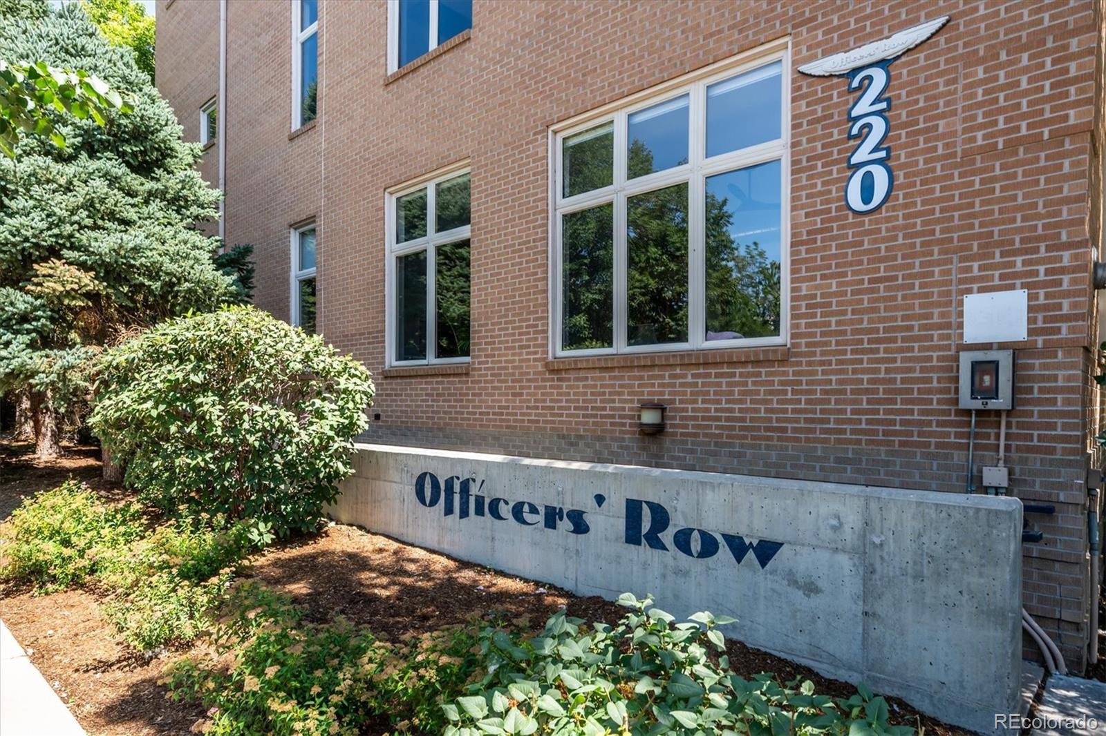 220 Roslyn Street 701