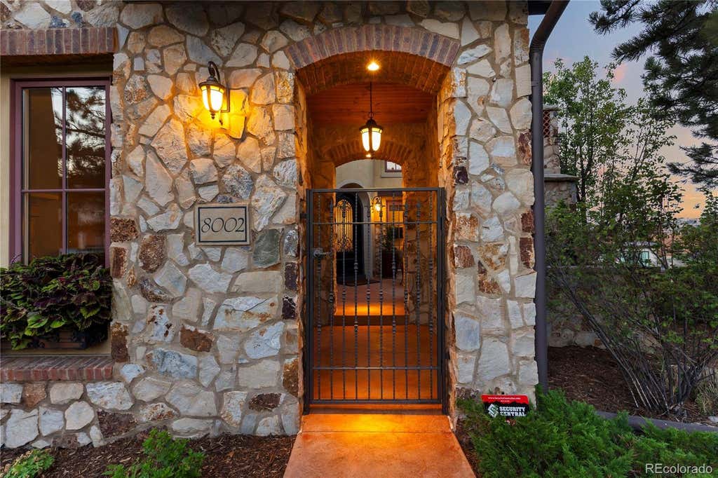 Photo of 8002 Galileo Way, Littleton, CO 80125 (MLS # 3648450)