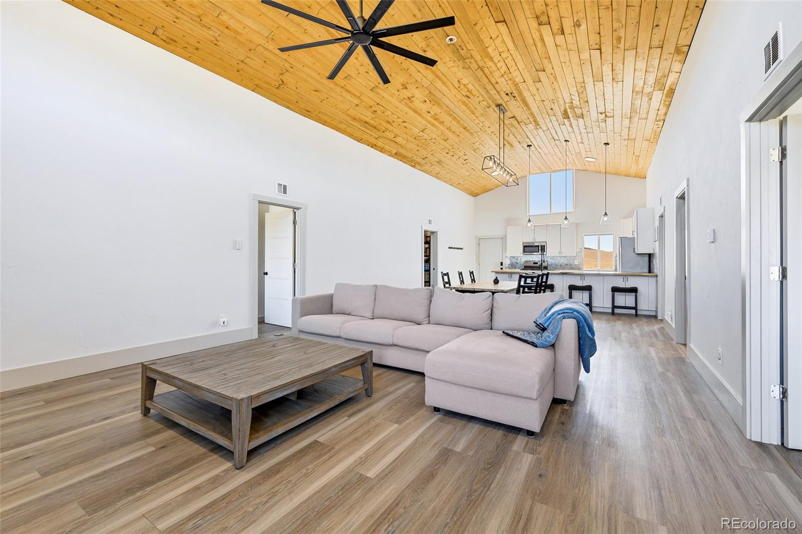 2125 James Lane