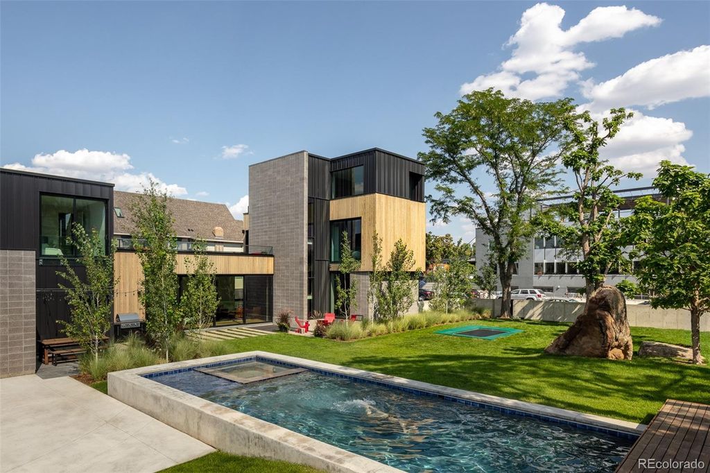 Photo of 3011 Lawrence Street, Denver, CO 80205 (MLS # 7155853)