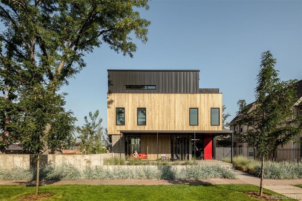 Photo of 3011 Lawrence Street, Denver, CO 80205 (MLS # 7155853)