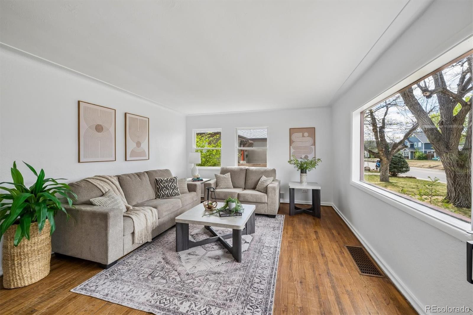 1608 S Steele Street