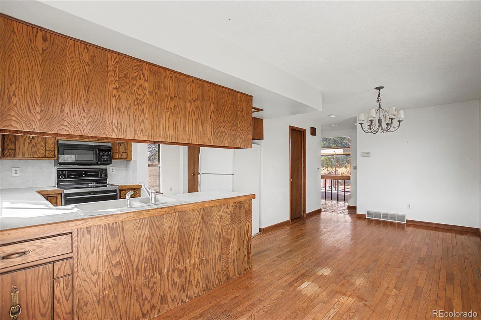 5765 Thunder Hill Road