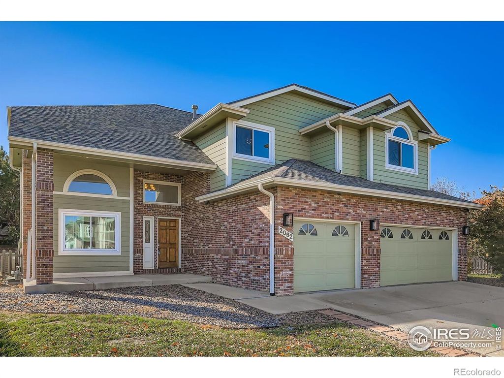 Photo of 2062 Ridgeview Drive, Longmont, CO 80504 (MLS # IR1046658)