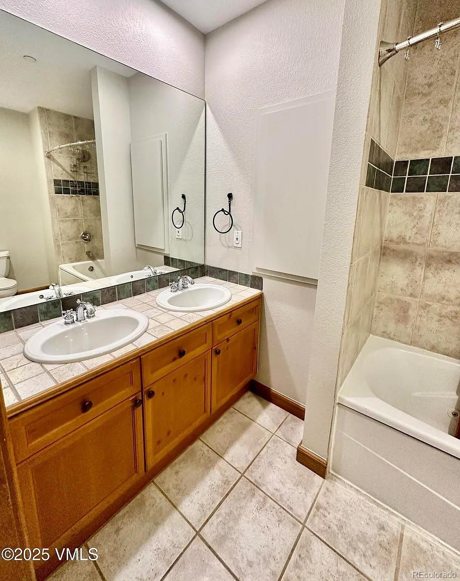 240 Chapel Place 309