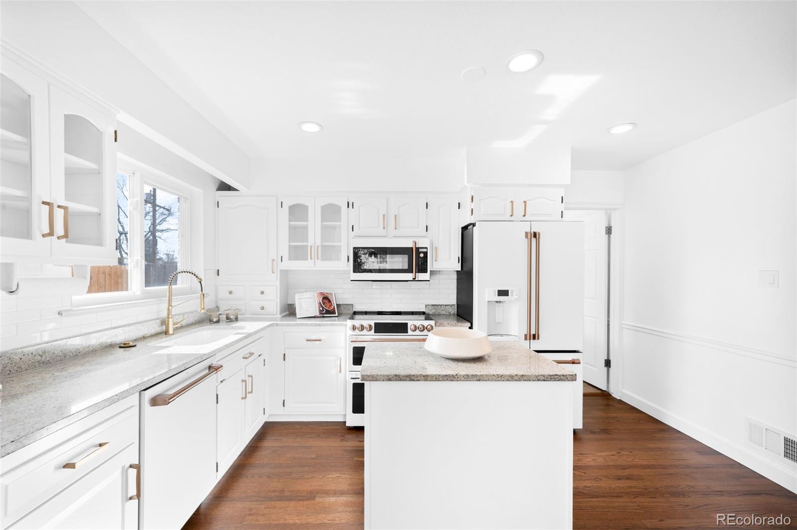 3035 N Monaco st Parkway