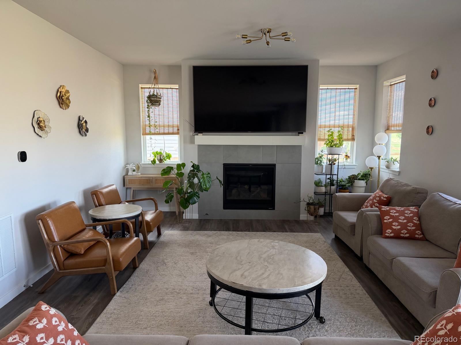 1212 Loraine Circle S