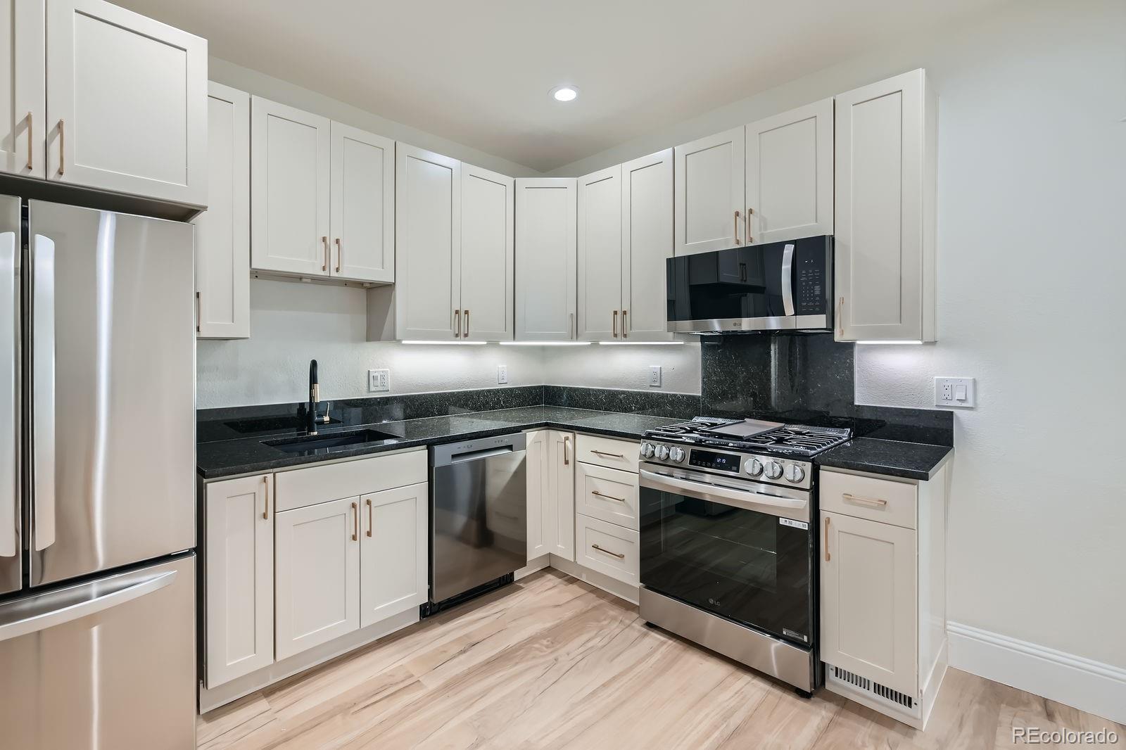 715 W 7th Avenue