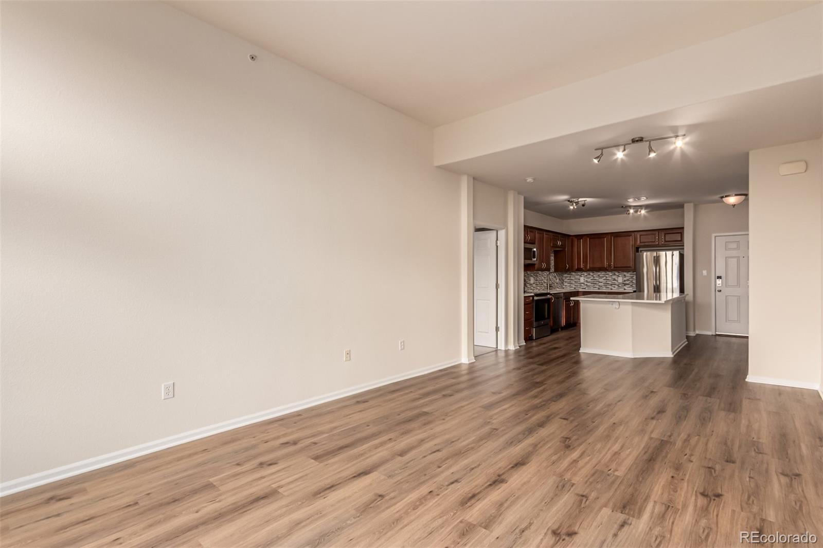 9633 E 5th Avenue 10304