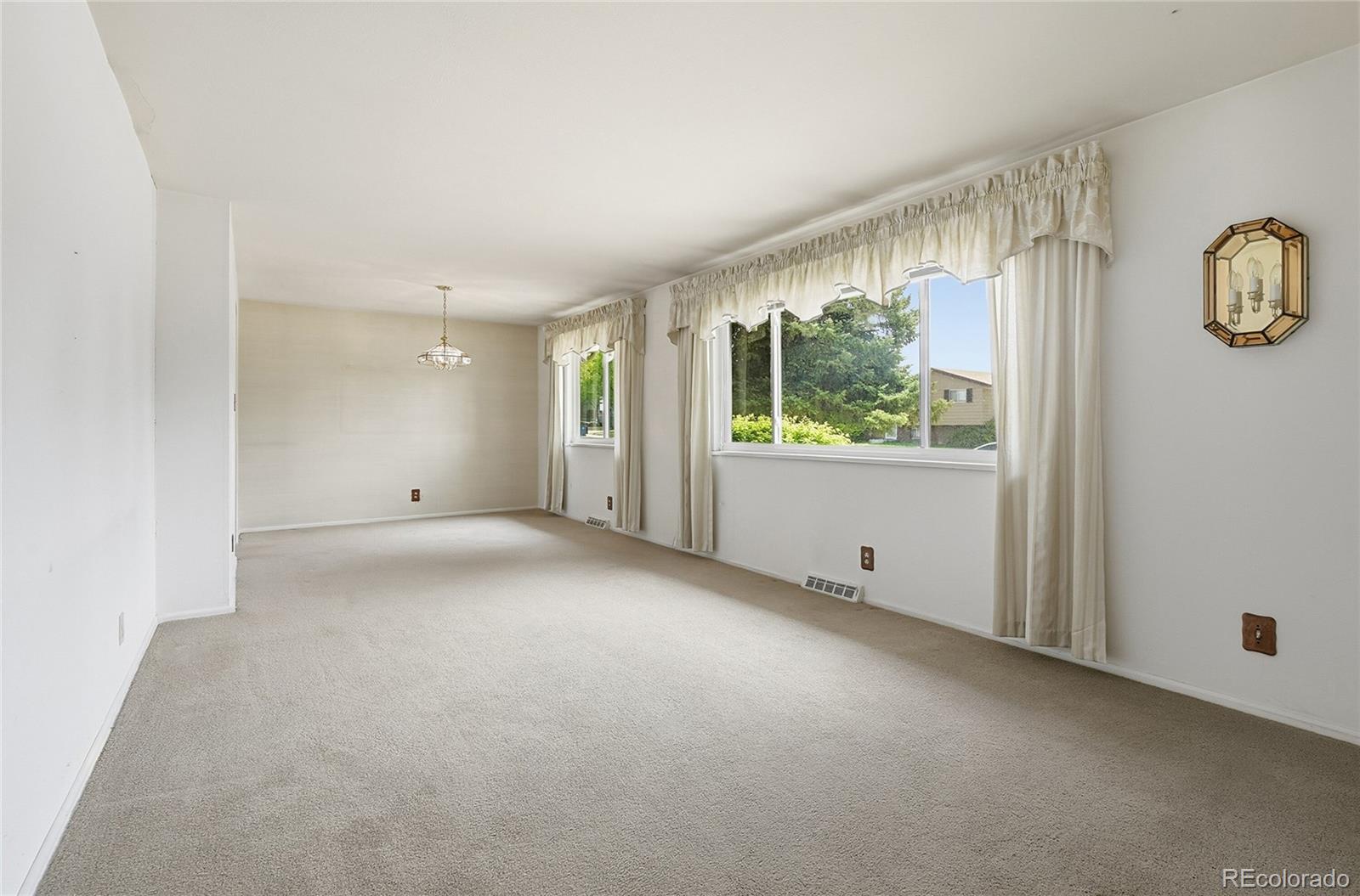 4671 E Fremont Place