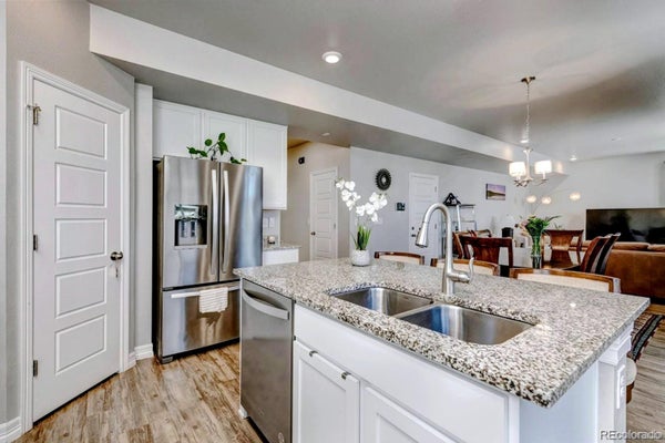 47 S TITUS ST, AURORA, CO 80018 - Image a8bde7684c31e8e839f35ff404a196dc/3082726295