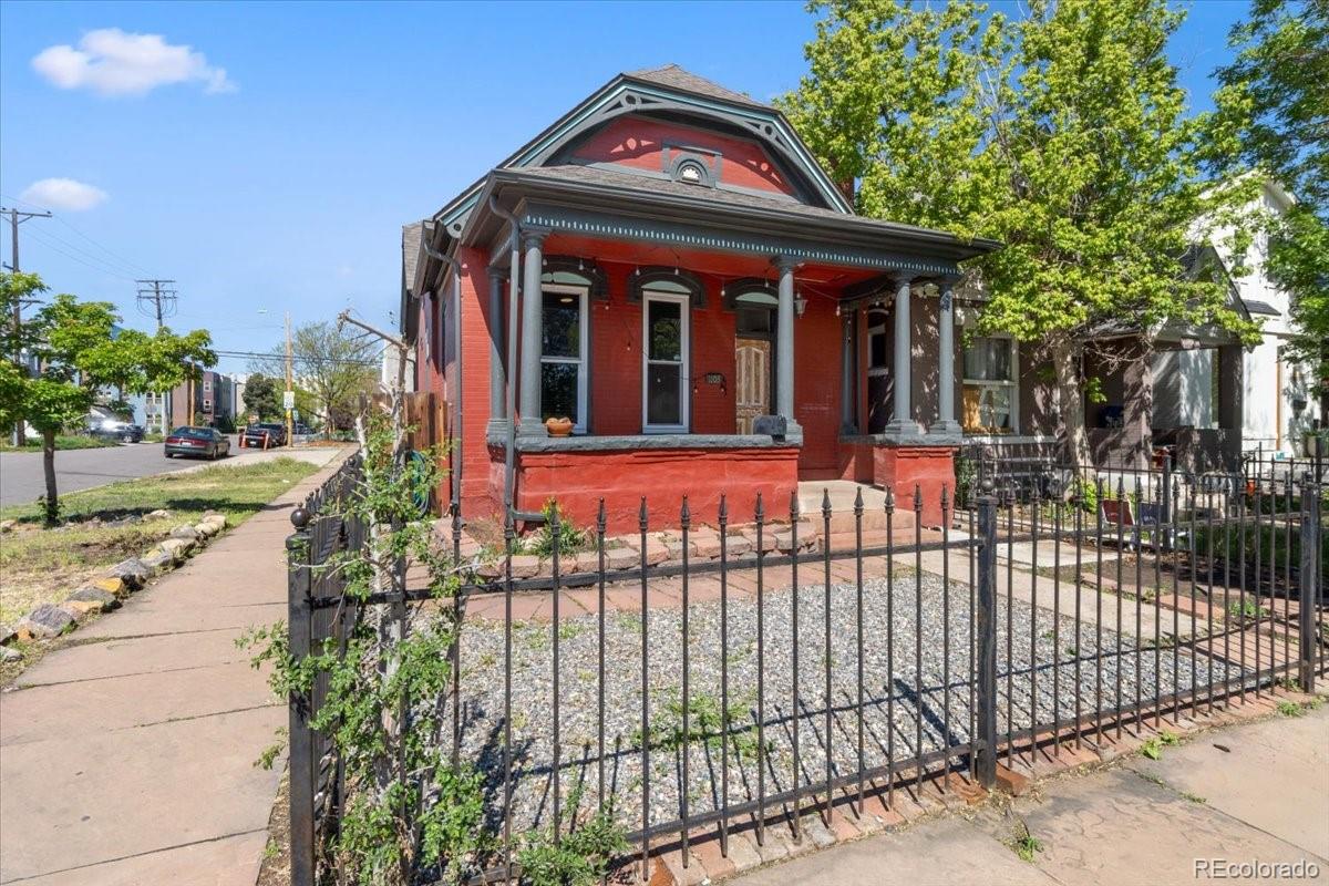 1103 Lipan Street