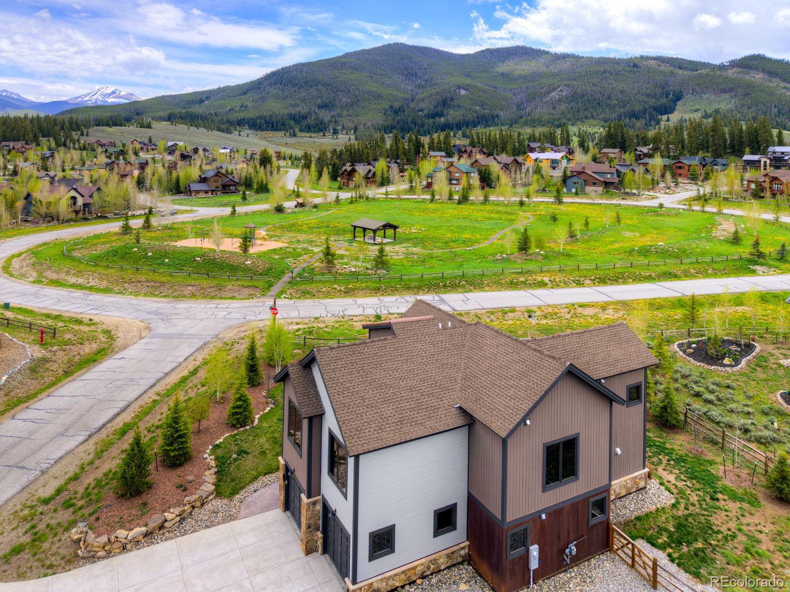21 Mule Deer Court