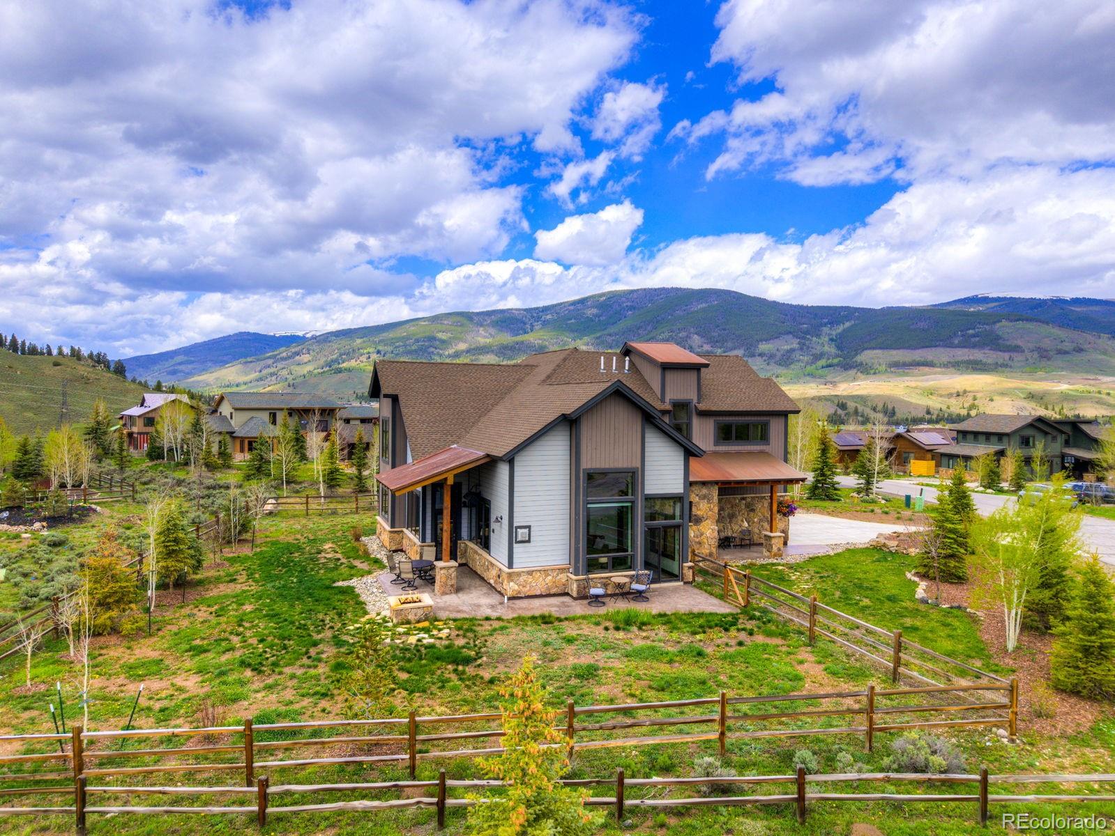 21 Mule Deer Court