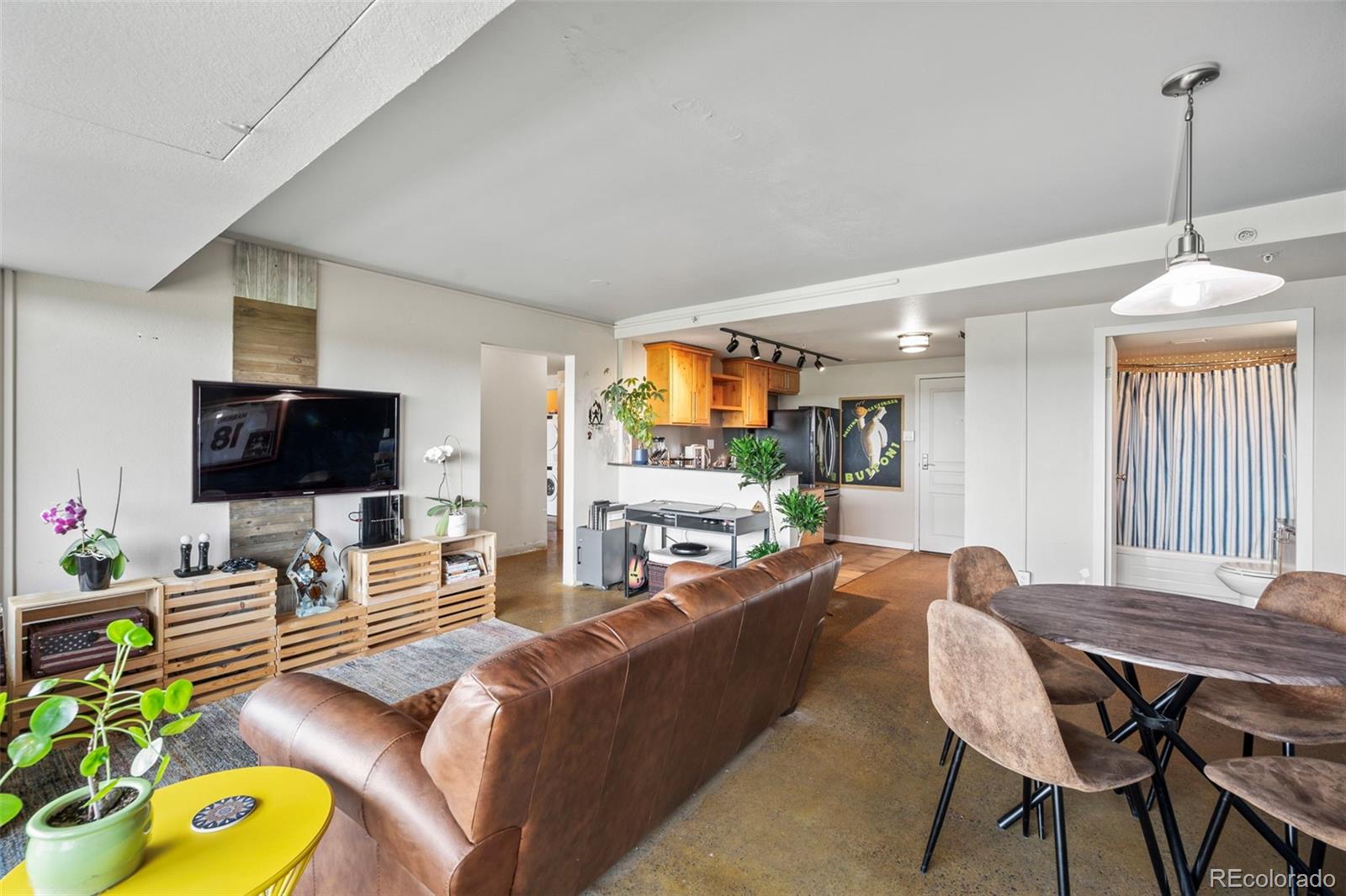 417 E Kiowa Street 1003