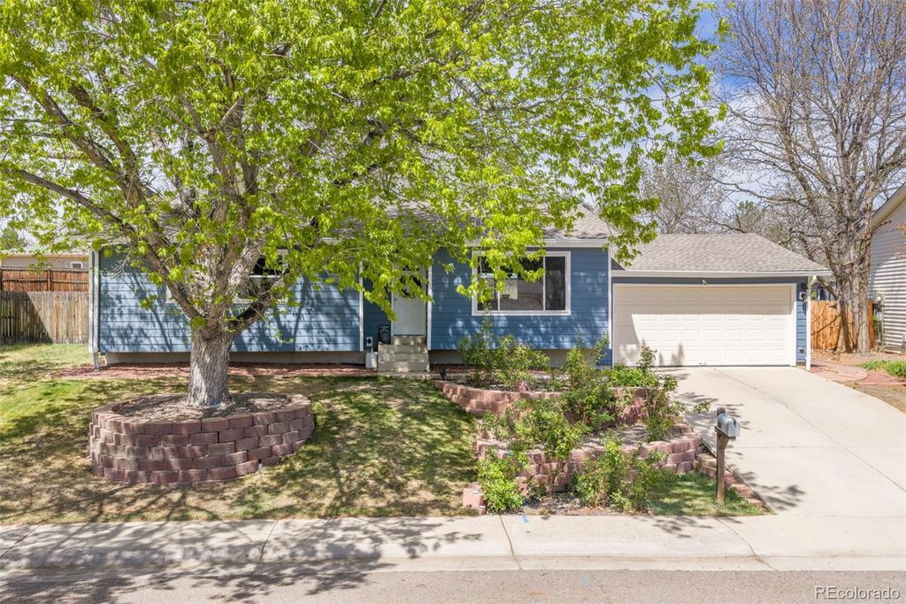 Photo of 6993 W Hinsdale Drive, Littleton, CO 80128 (MLS # 2493388)