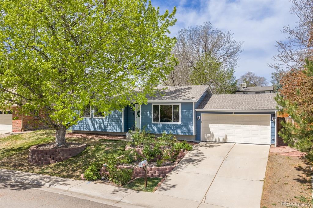 Photo of 6993 W Hinsdale Drive, Littleton, CO 80128 (MLS # 2493388)