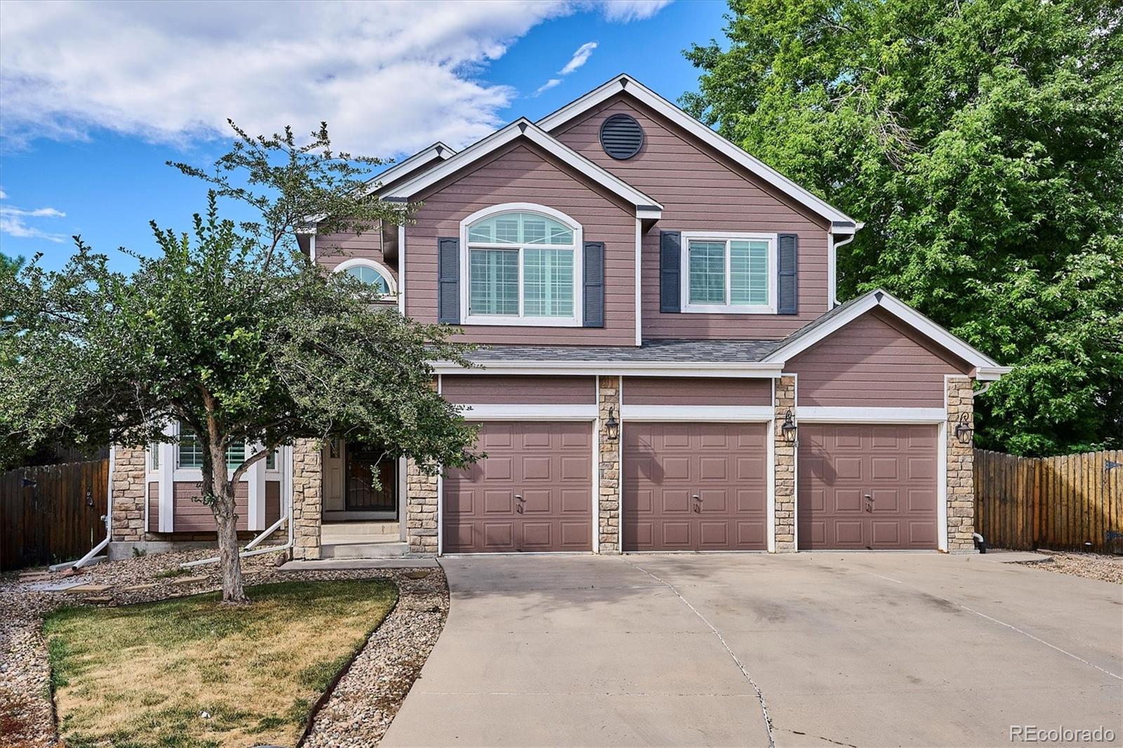 11054 W Grand Place