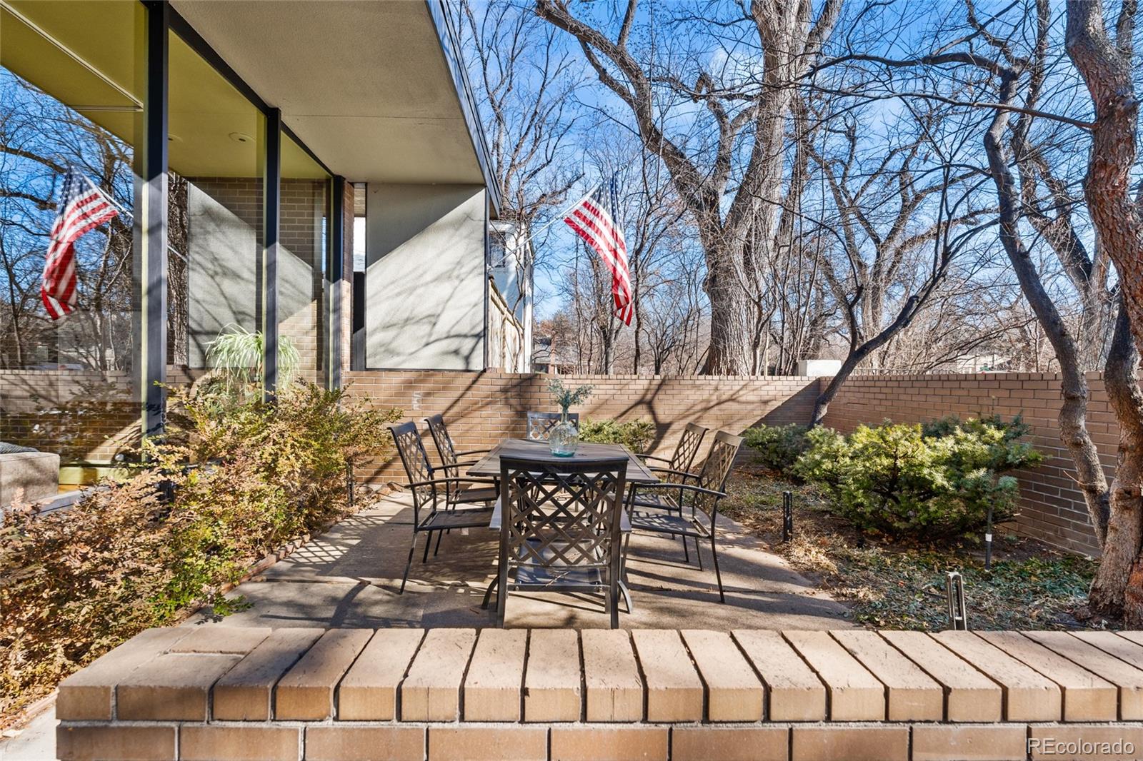 2735 E 7th Avenue Parkway