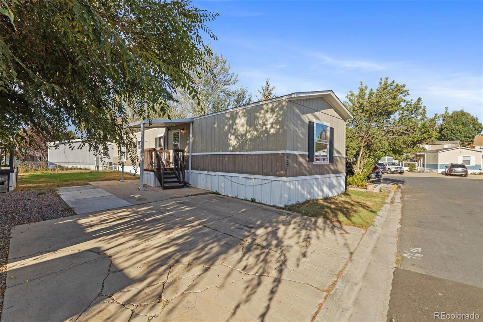 2885 E Midway Avenue