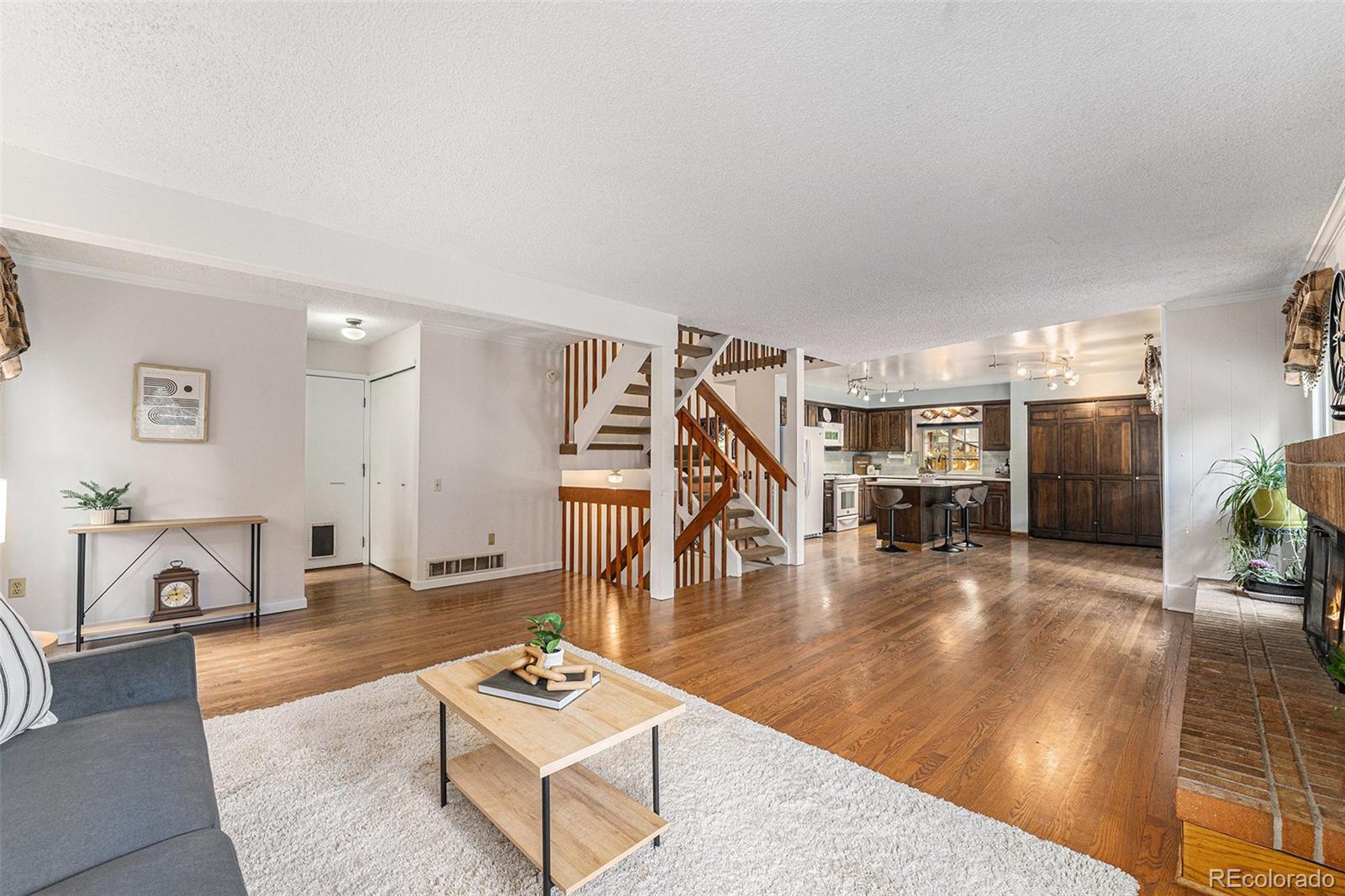 8002 Field Court