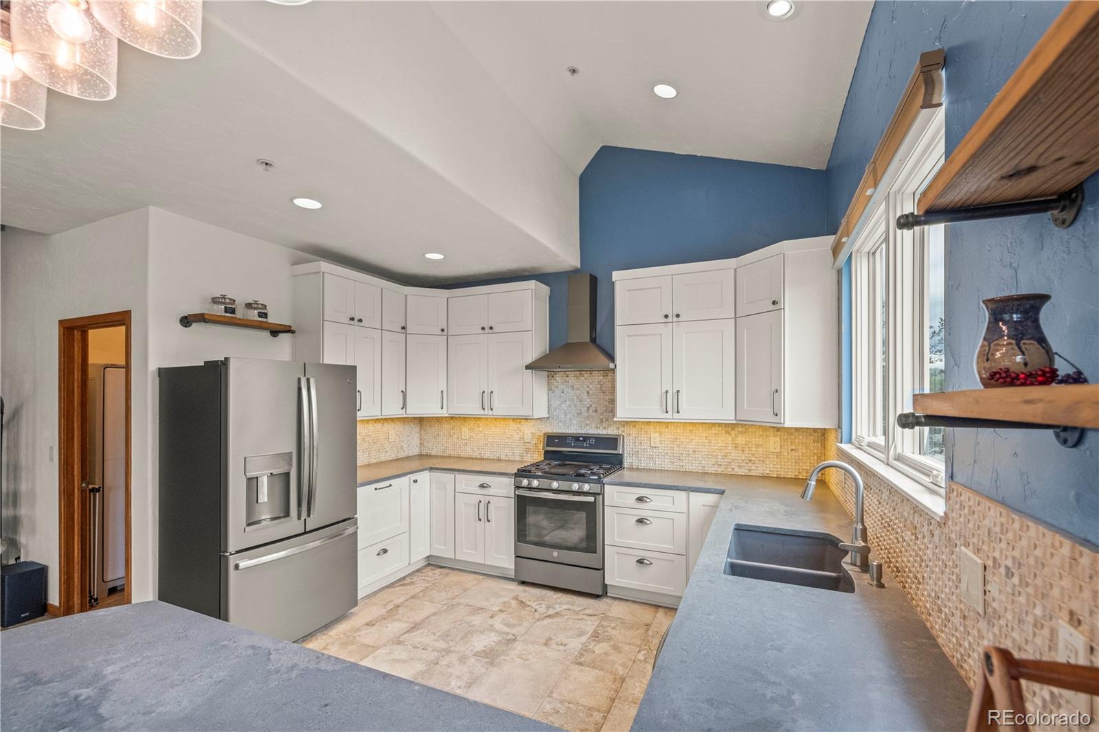 117 S 6th Avenue 13