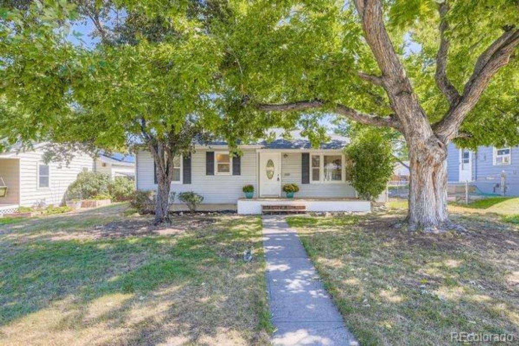 Photo of 3220 S Gilpin Street, Englewood, CO 80113 (MLS # 9715167)
