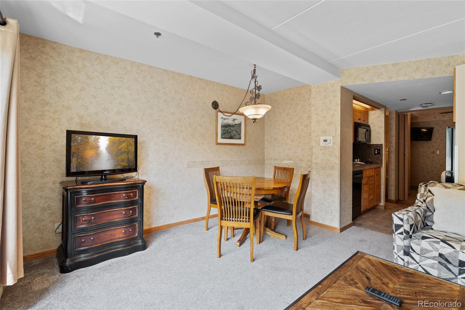 640 Village Road 4220