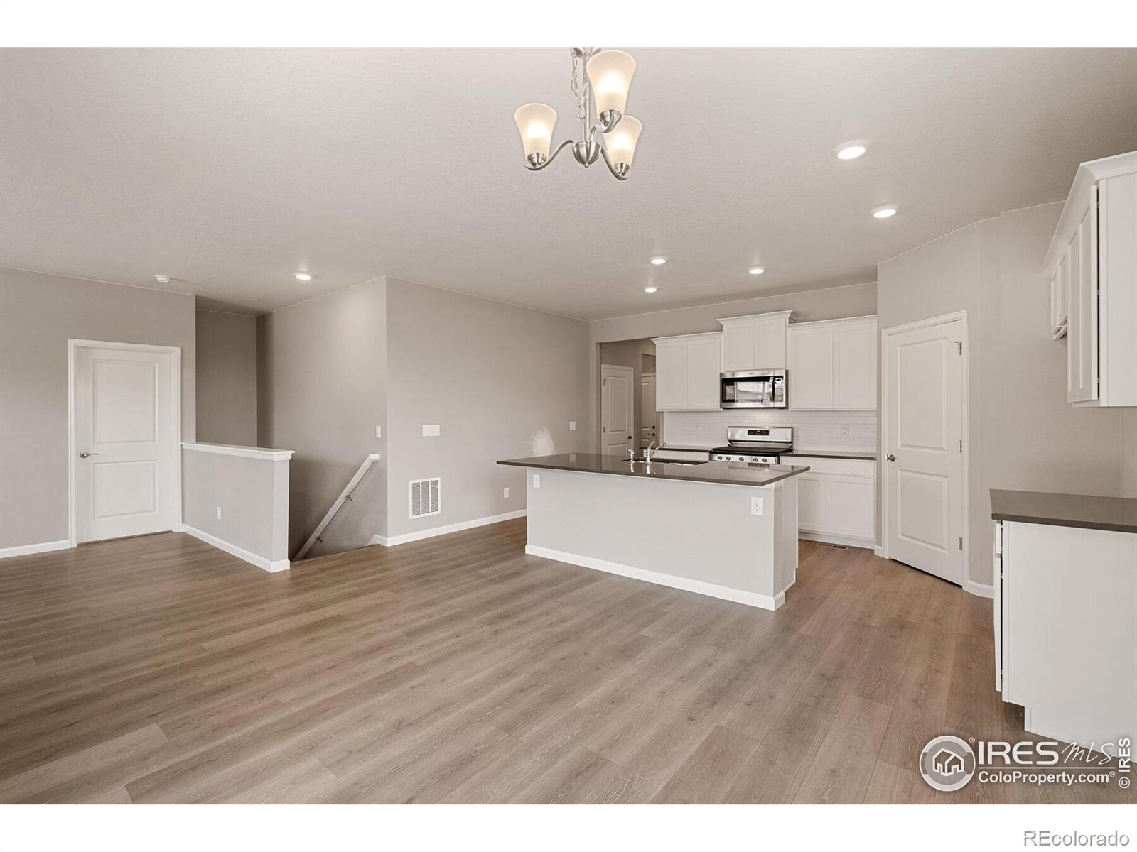 13806 Quartz Street