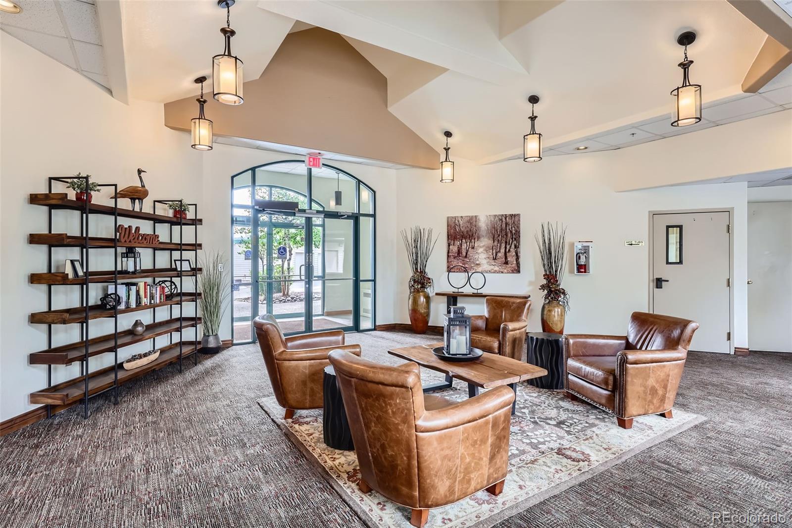980 Lakepoint Drive 202
