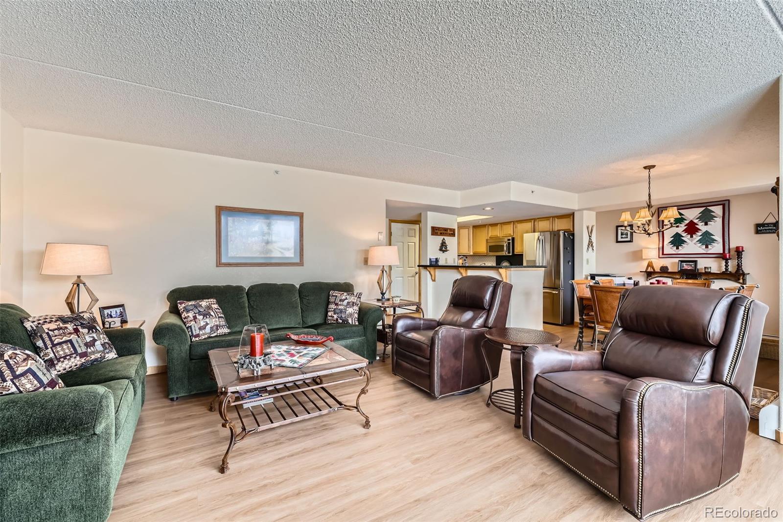 980 Lakepoint Drive 202