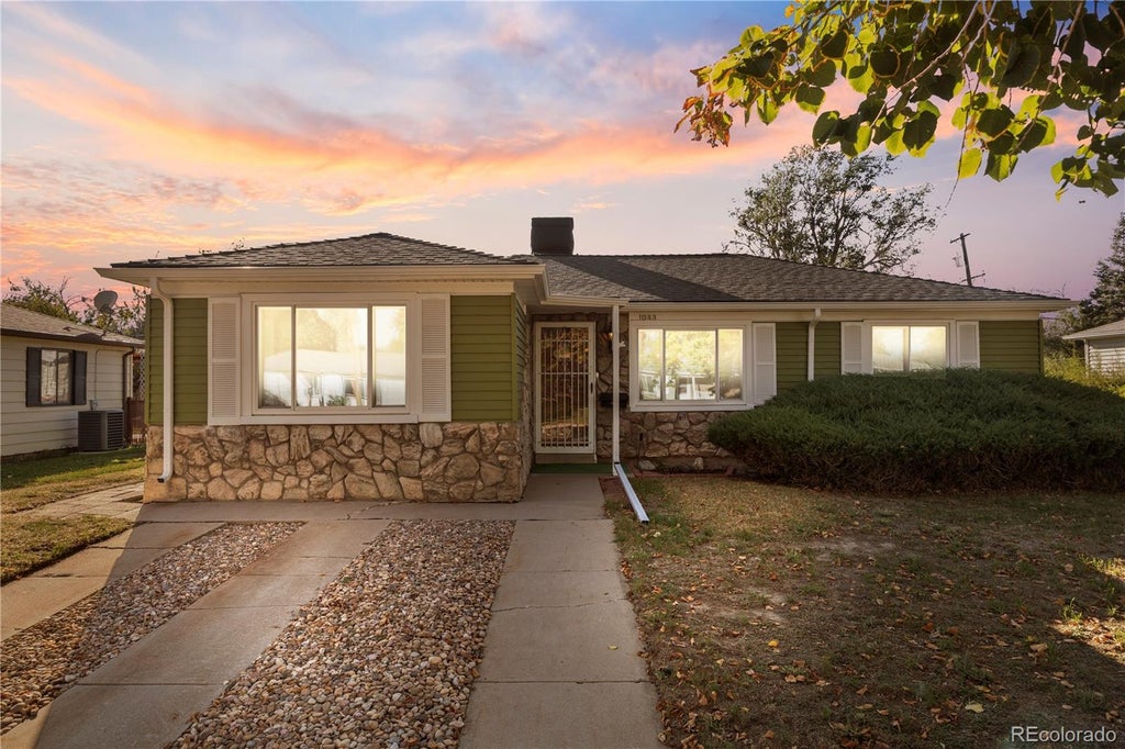 Photo of 1043 Geneva Street, Aurora, CO 80010 (MLS # 8037881)