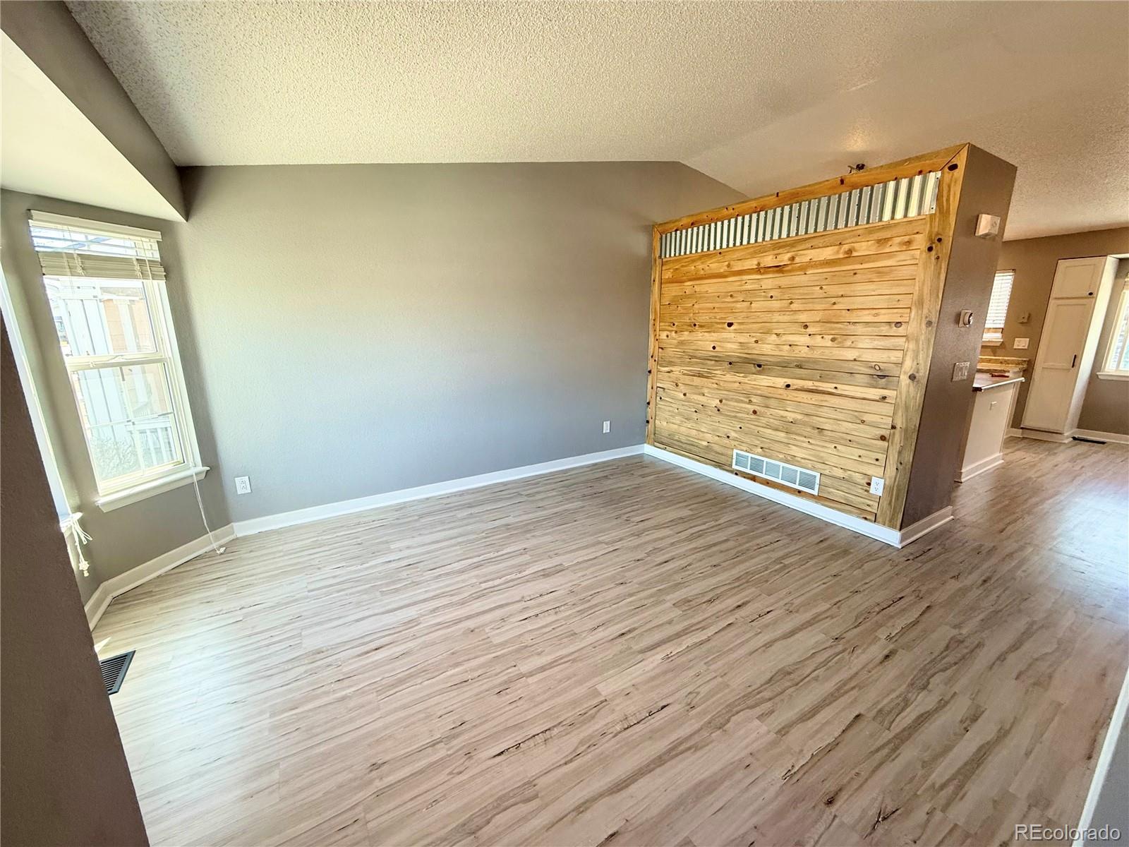 5559 S Killarney Street