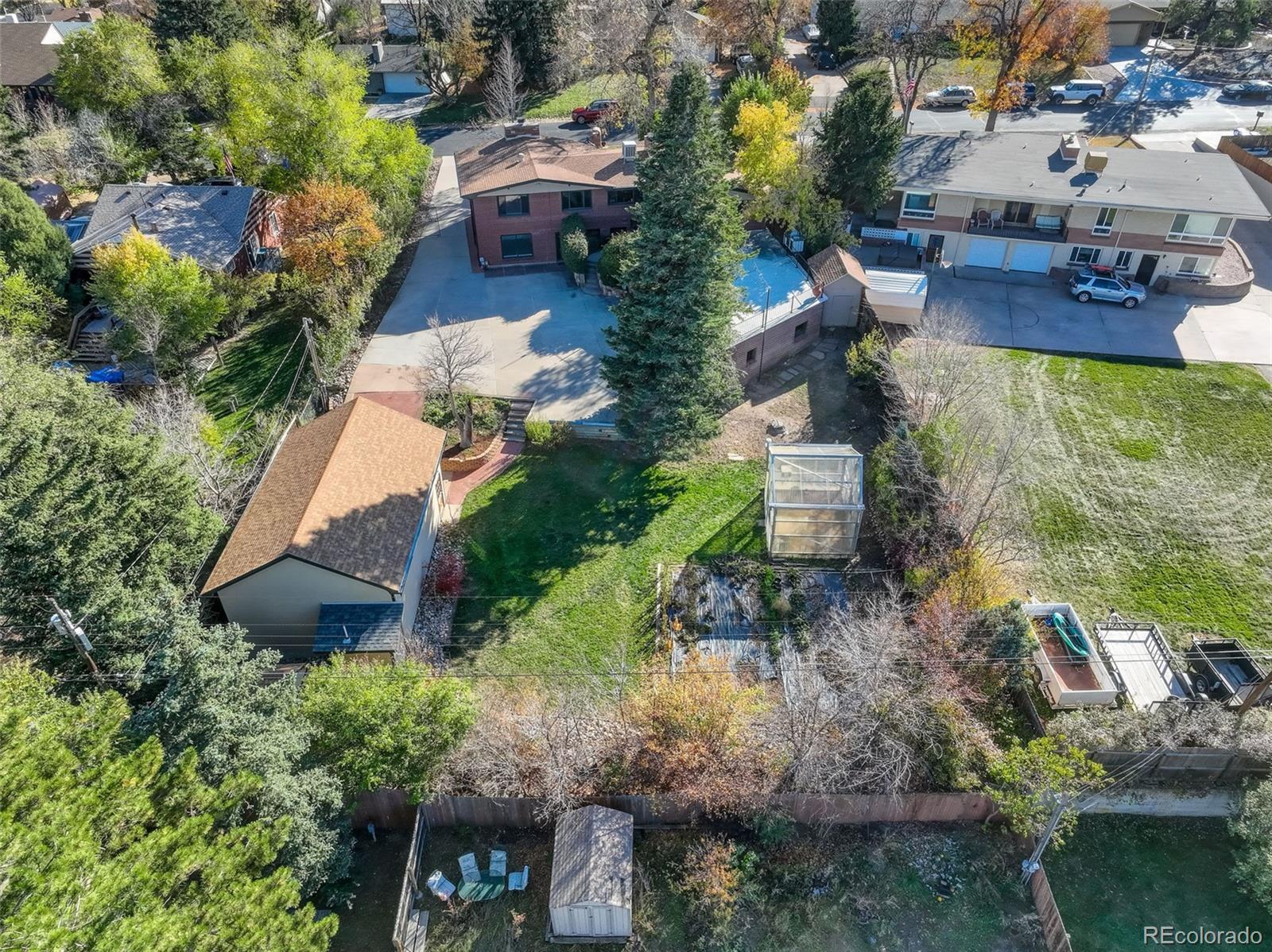 11105 W Center Avenue