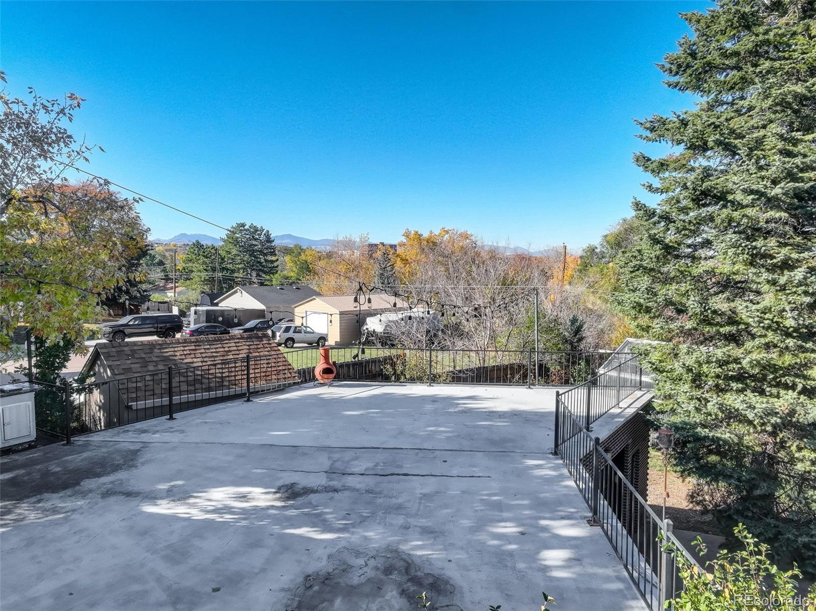 11105 W Center Avenue