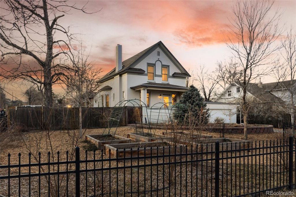 Photo of 1401 Garrison Street, Lakewood, CO 80215 (MLS # 5338187)