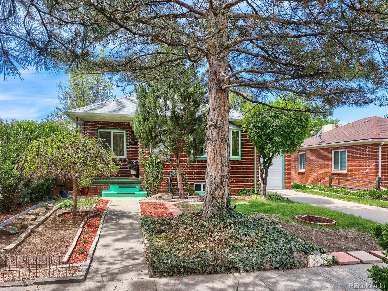 1535 Poplar Street
