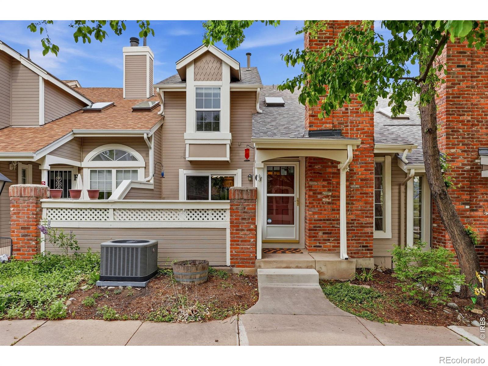 2892 W Long Circle G