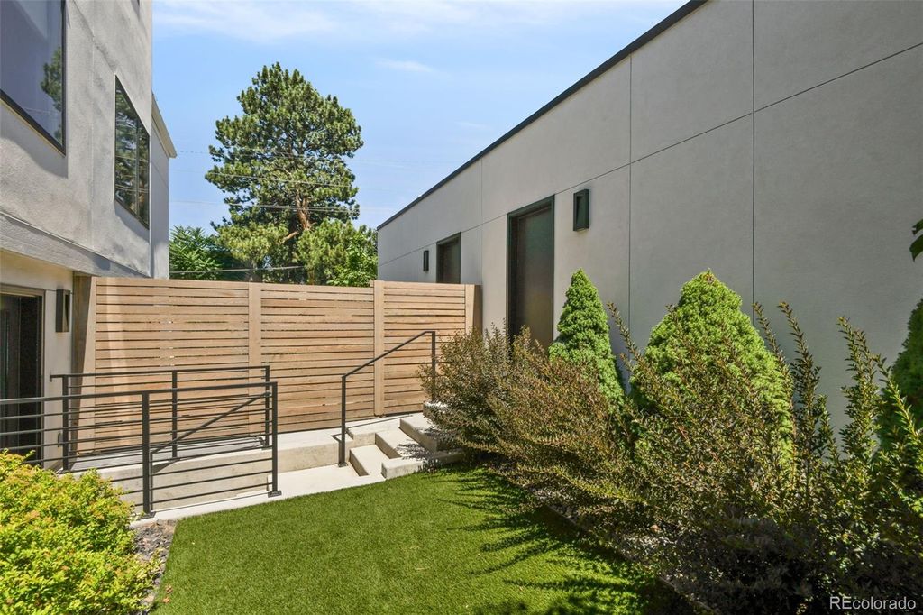 Photo of 288 Monroe Street, Denver, CO 80206 (MLS # 4698565)