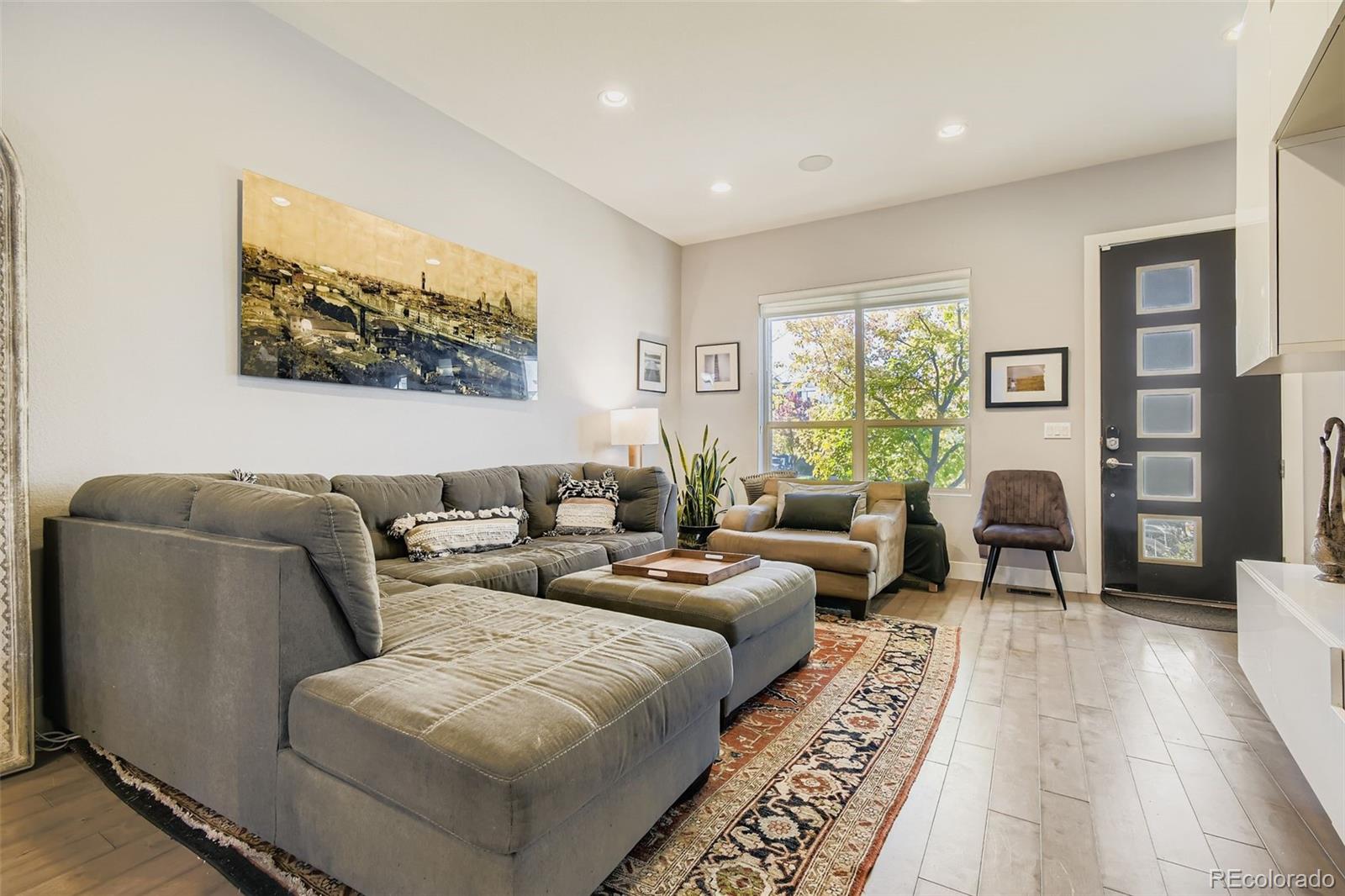 5054 Valentia Street 102