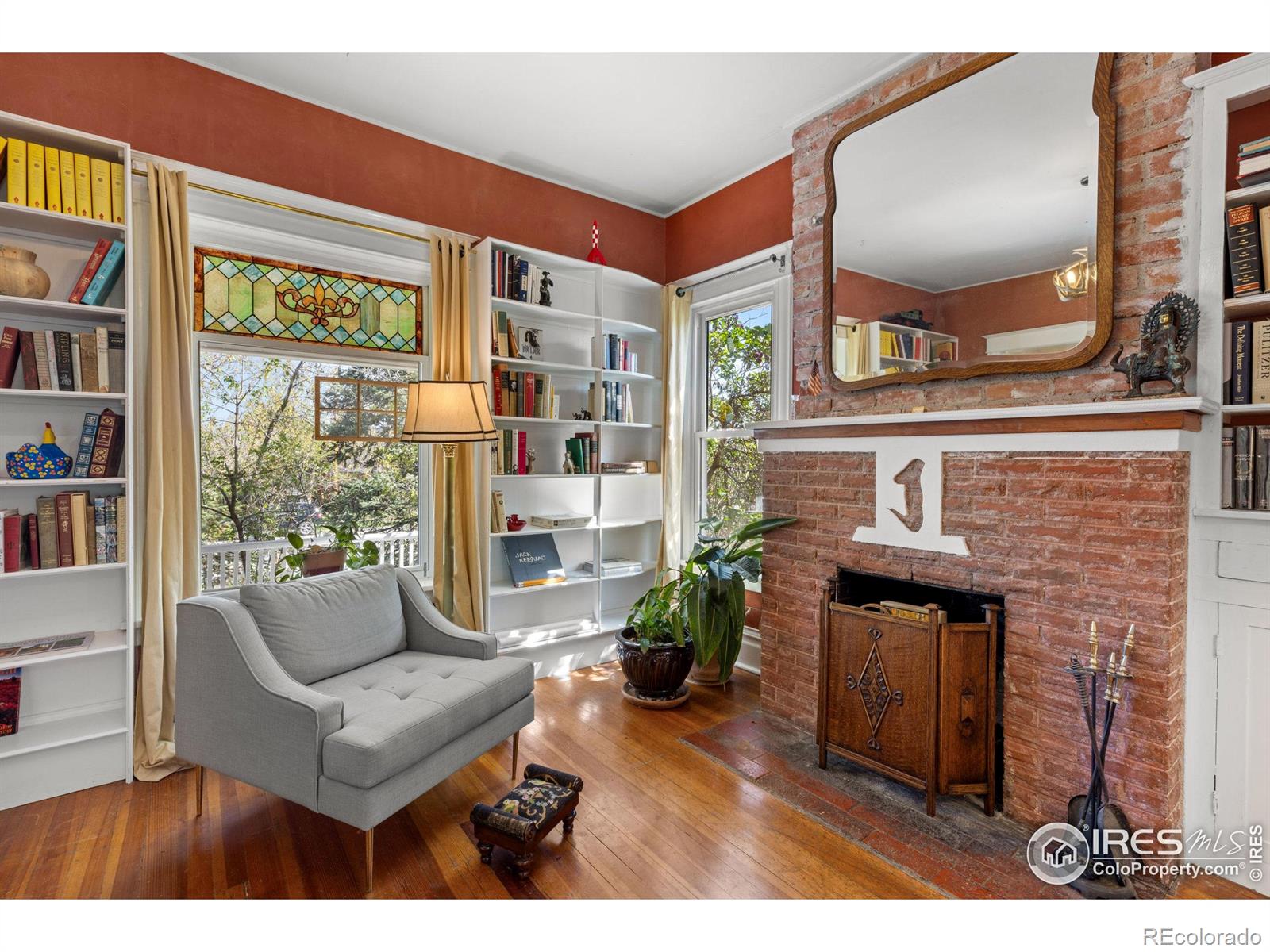 838 University Avenue