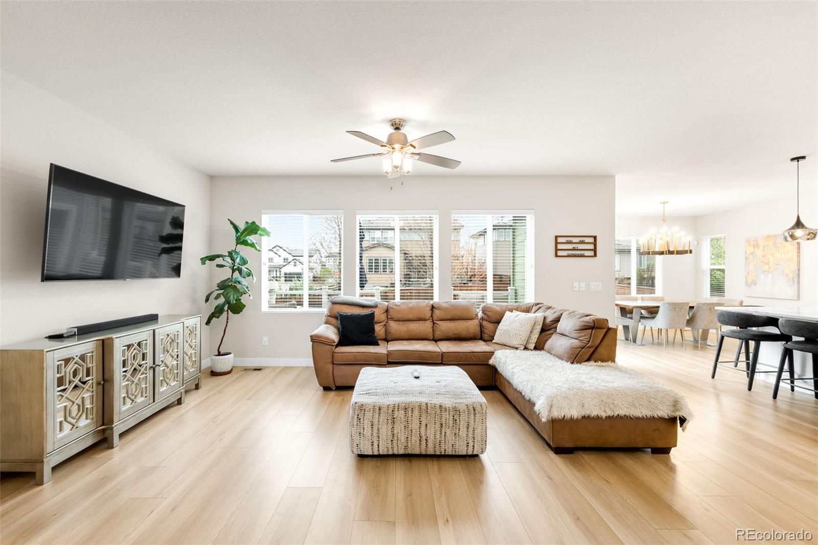 10906 Pastel Point