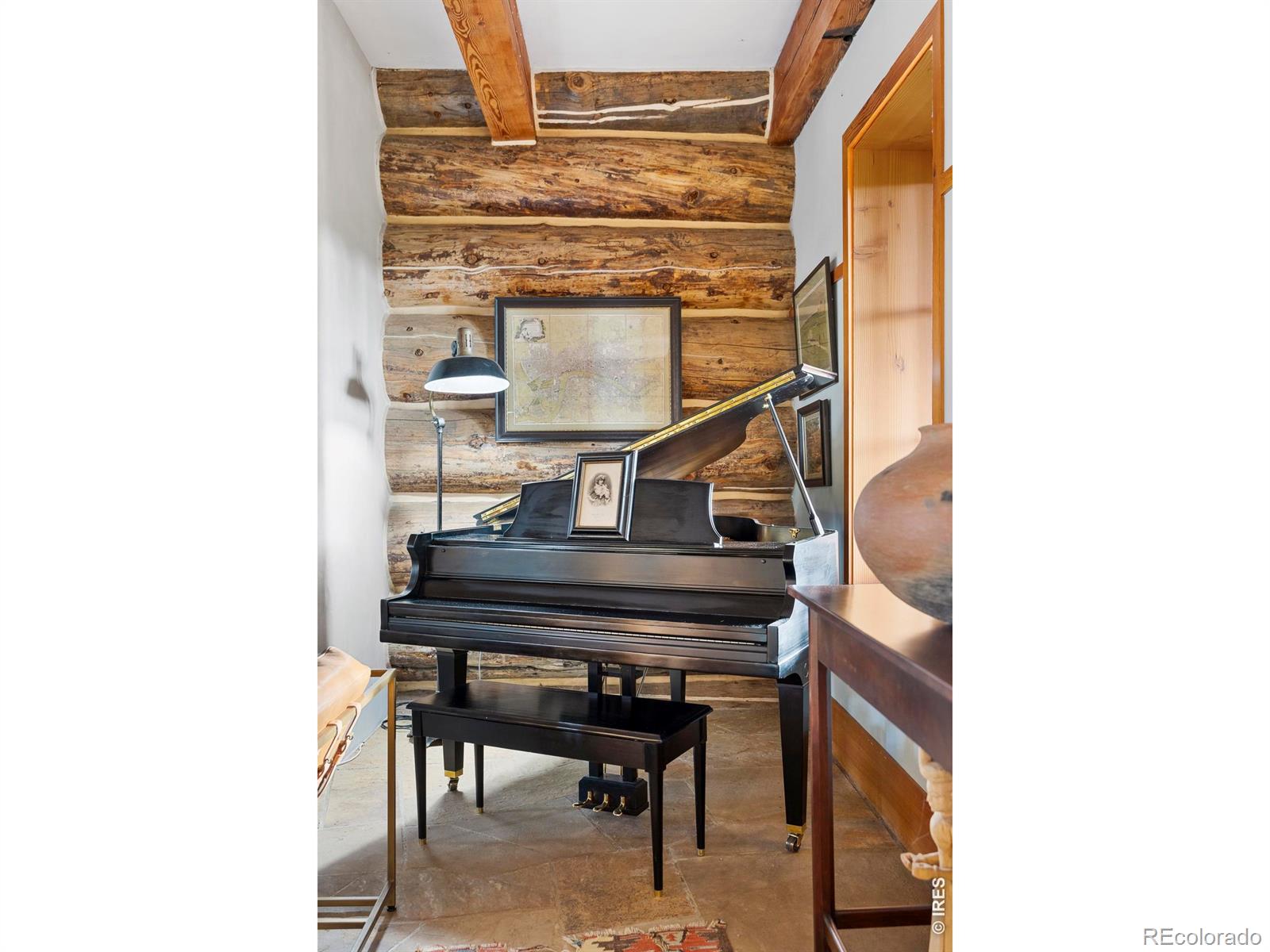 1050 Pine Gold Hill Street